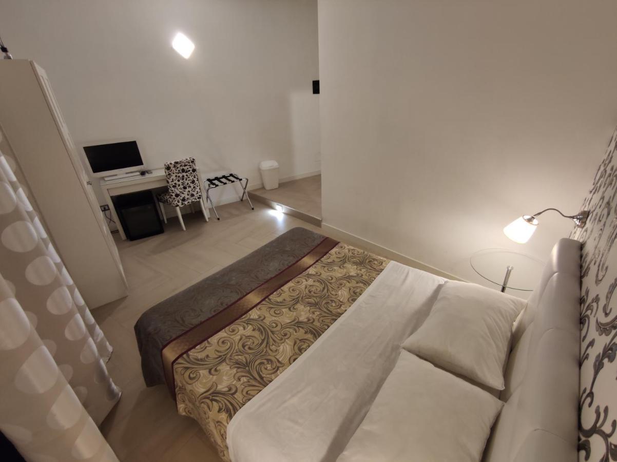 Sami Rooms - Teatro A 400 Mt - Ortigia A 1500 Mt - سيراكوزا المظهر الخارجي الصورة