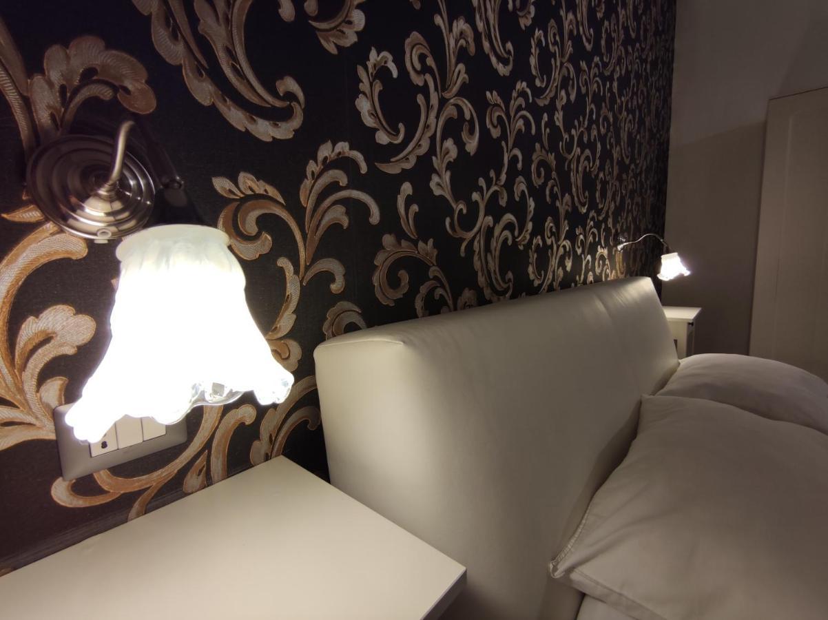 Sami Rooms - Teatro A 400 Mt - Ortigia A 1500 Mt - سيراكوزا المظهر الخارجي الصورة