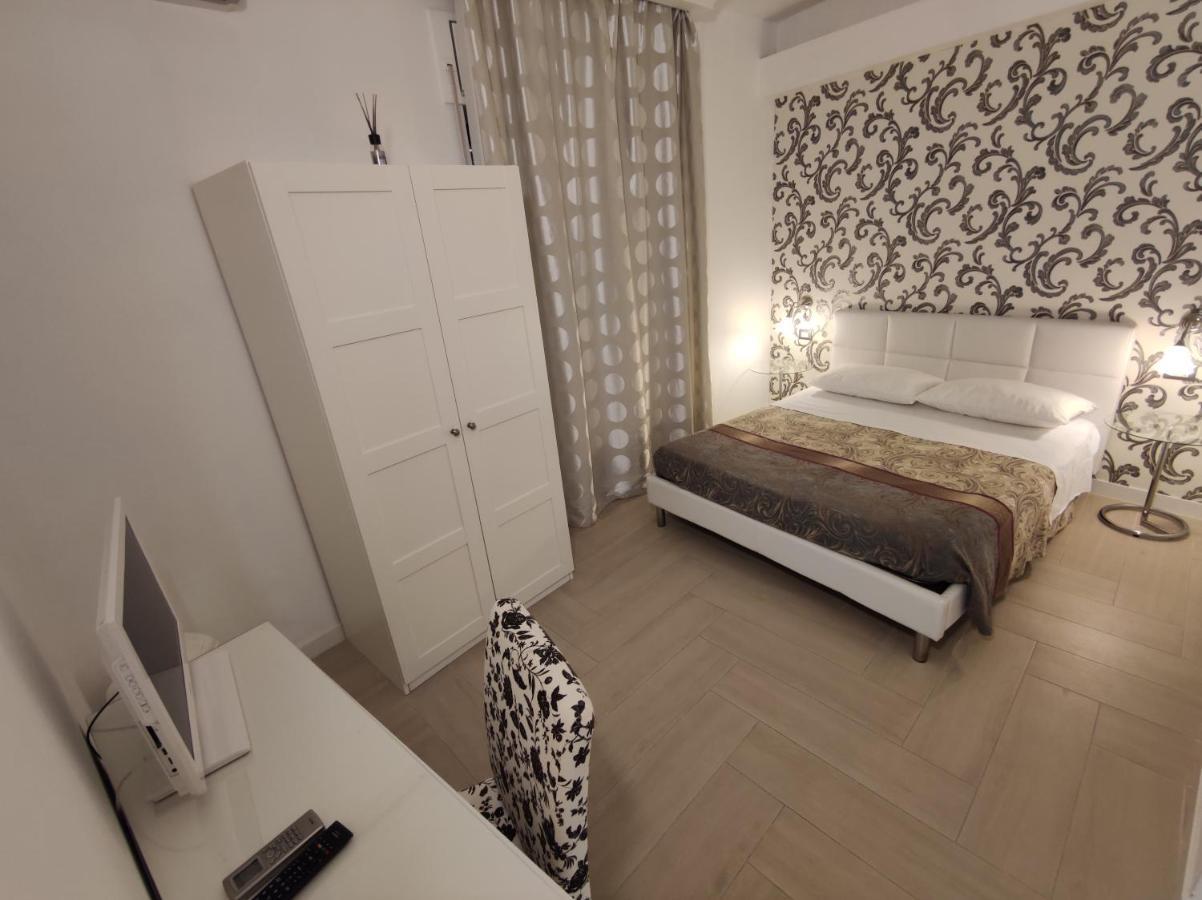 Sami Rooms - Teatro A 400 Mt - Ortigia A 1500 Mt - سيراكوزا المظهر الخارجي الصورة